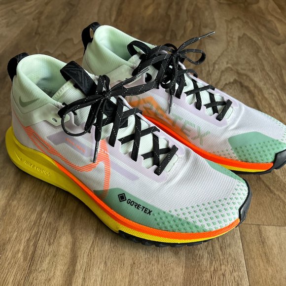 Nike Pegasus Trail 4 Gore-Tex Sneakers, Size 8 - Picture 1 of 6